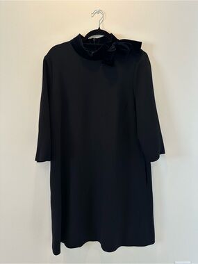 Elegant Black Mini Dress with Velvet Bow Neck